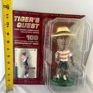 2002 Collectible Tiger Woods Bobble Head and Trading Card.